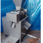 64. Date deseeder machine